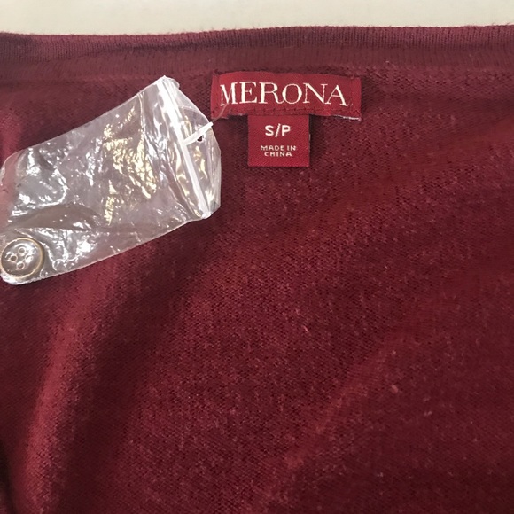 Maroon cardigan with gold chain trim - Picture 4 of 4